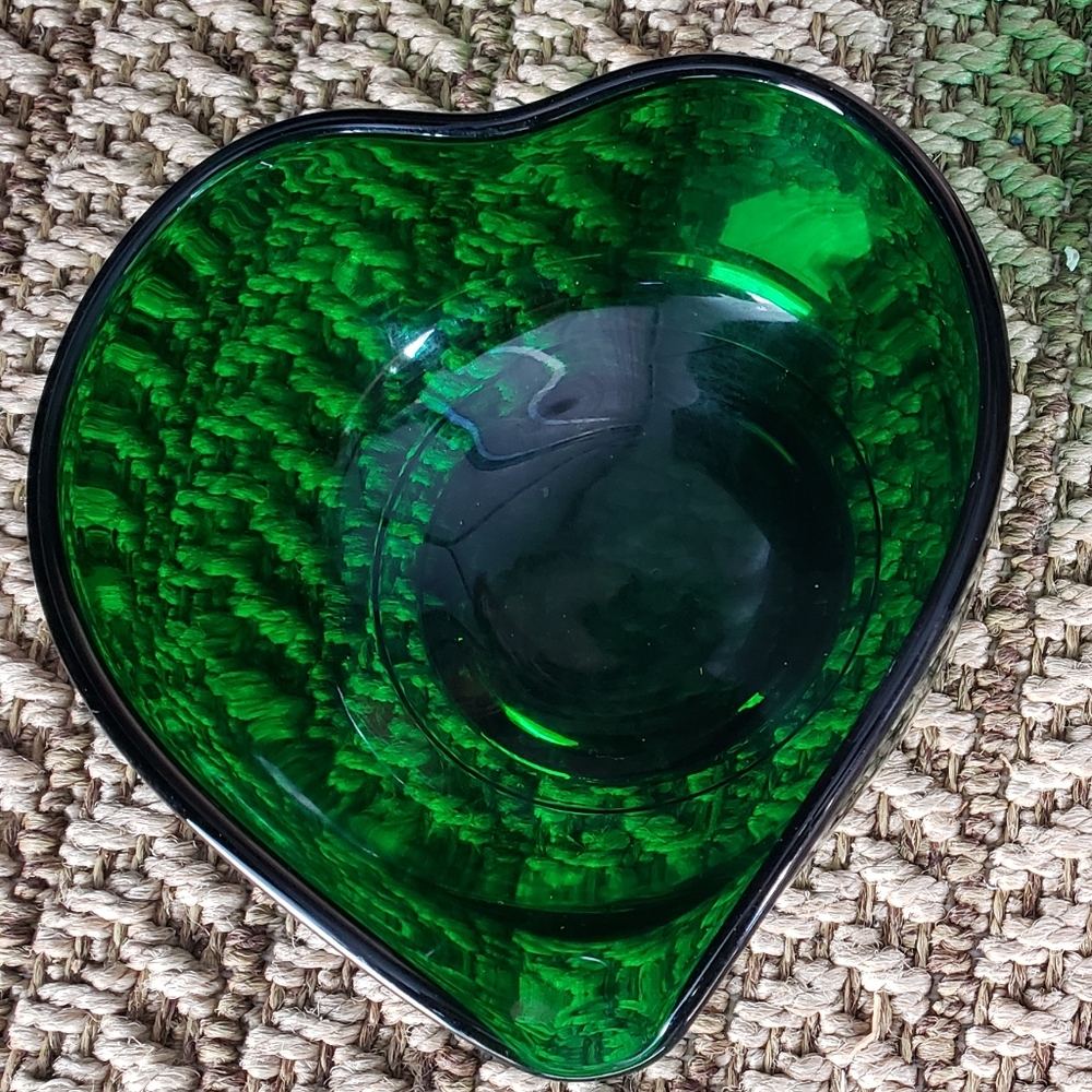 Beautiful Green Heart shape antique bowl for sale